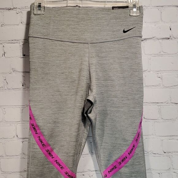 Women's Nike gray with pink tight fit 7/8 leggings NWT - Picture 2 of 10